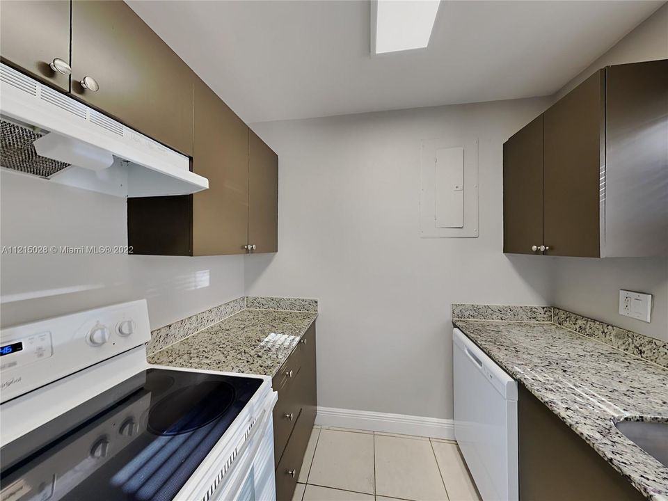 Recently Rented: $2,539 (3 beds, 2 baths, 1378 Square Feet)