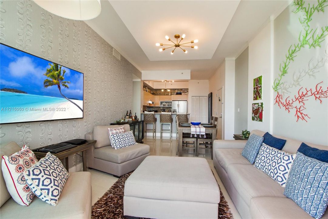 Recently Sold: $650,000 (2 beds, 2 baths, 1059 Square Feet)