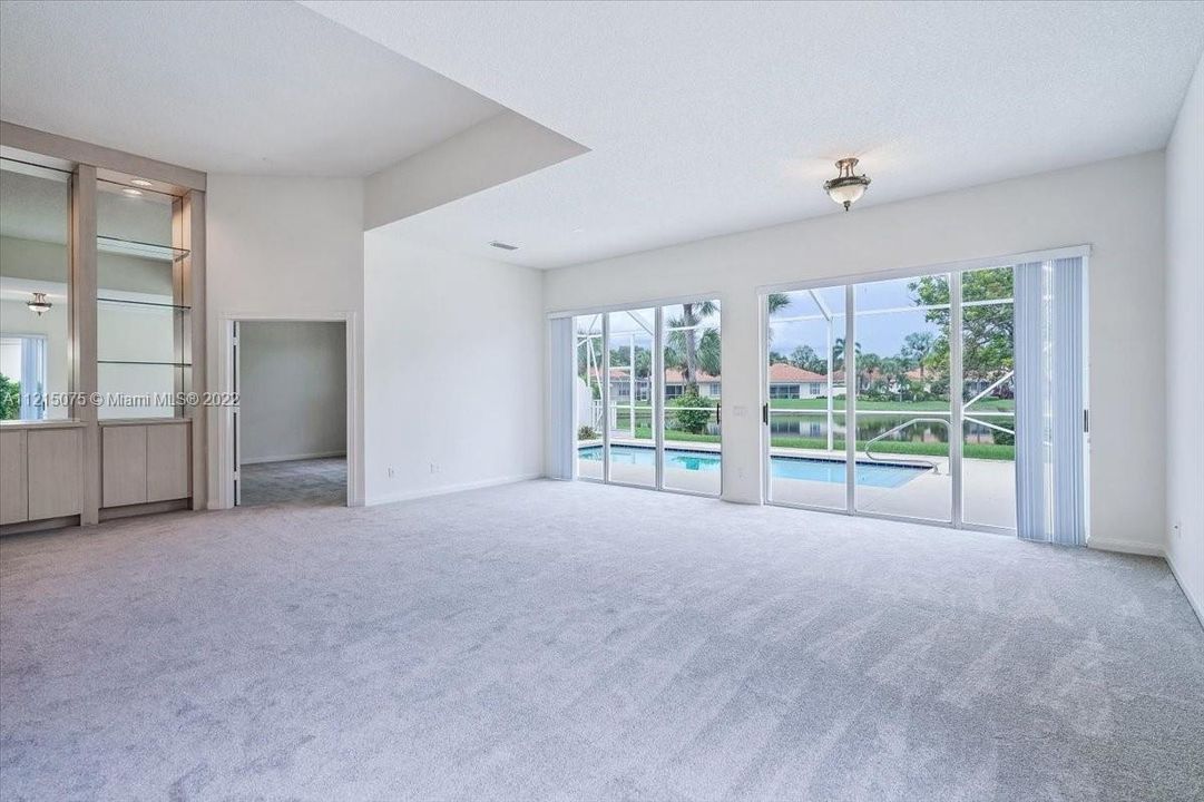 Recently Sold: $849,000 (3 beds, 2 baths, 2024 Square Feet)