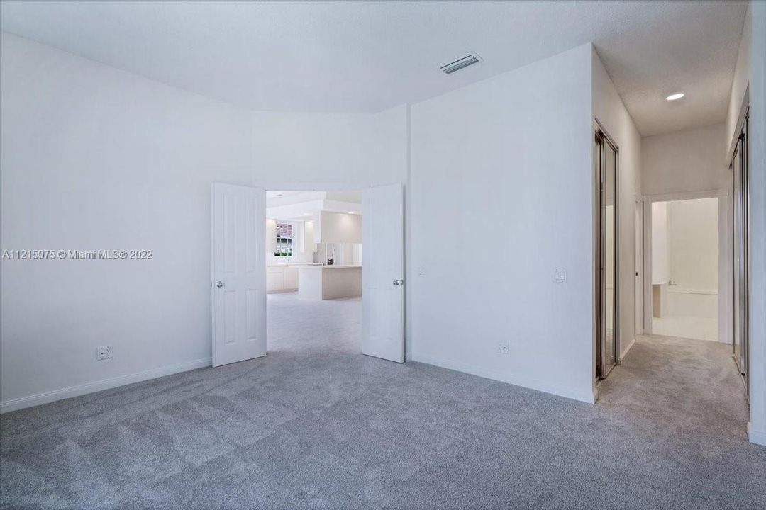 Recently Sold: $849,000 (3 beds, 2 baths, 2024 Square Feet)
