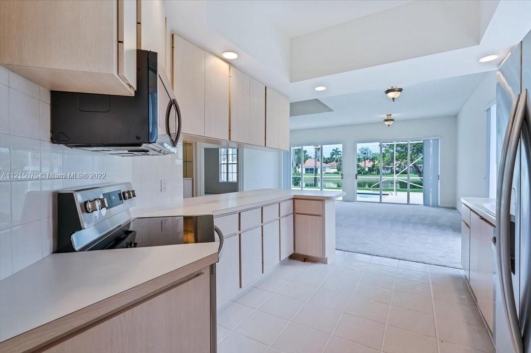 Recently Sold: $849,000 (3 beds, 2 baths, 2024 Square Feet)