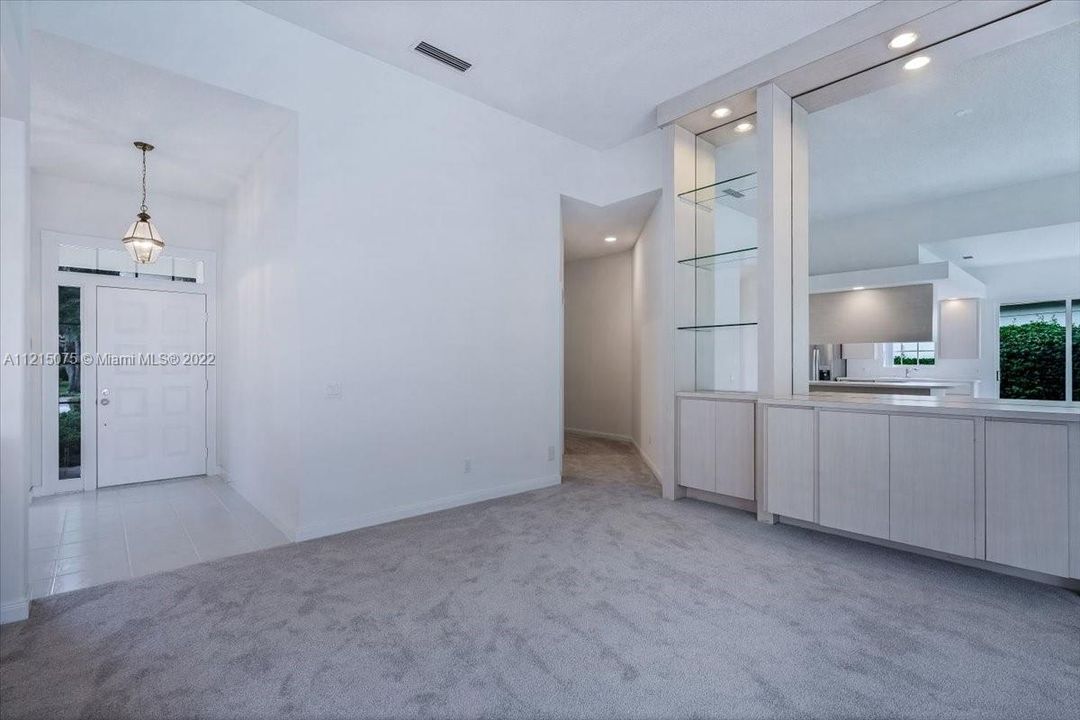 Recently Sold: $849,000 (3 beds, 2 baths, 2024 Square Feet)
