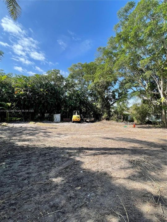 Vendido Recientemente: $990,000 (3.62 acres)