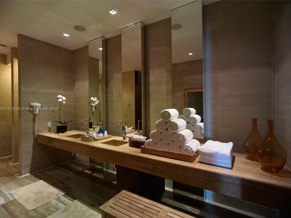Apogee Spa Bath - Most Exclusive Tower in South of Fifth