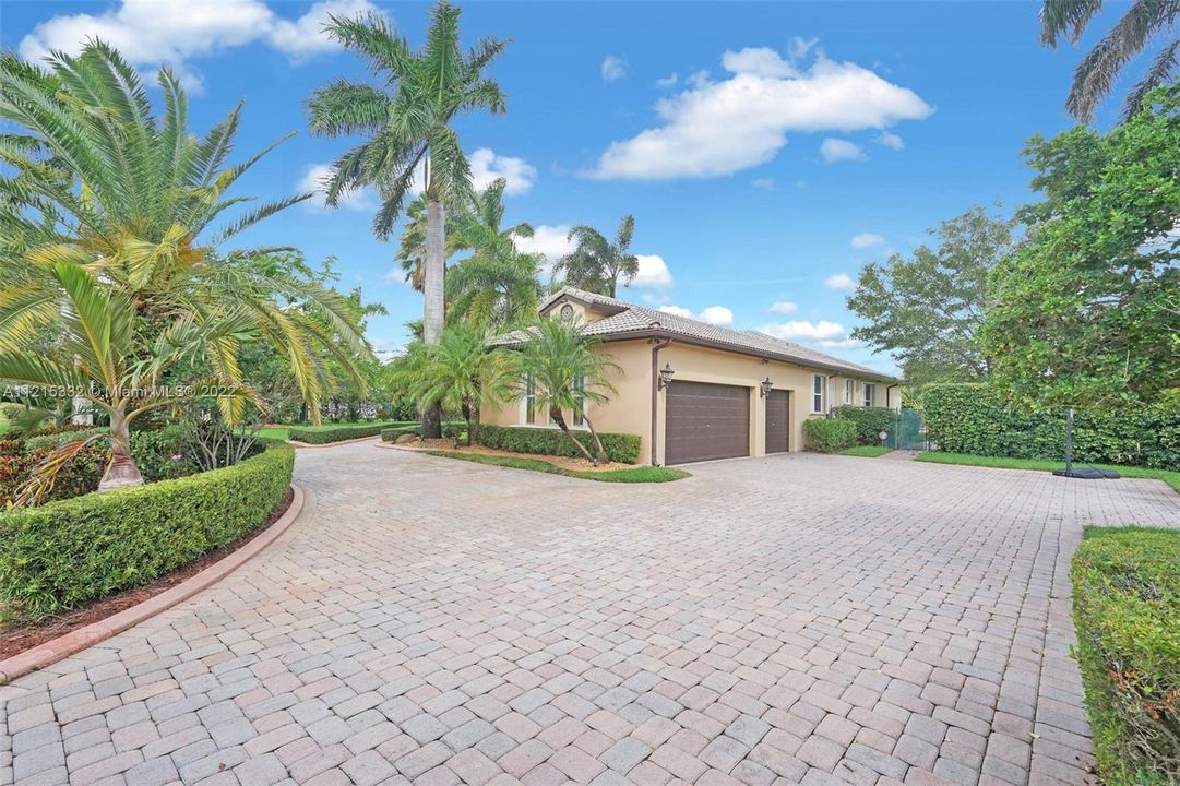 Recently Sold: $1,150,000 (4 beds, 3 baths, 3583 Square Feet)