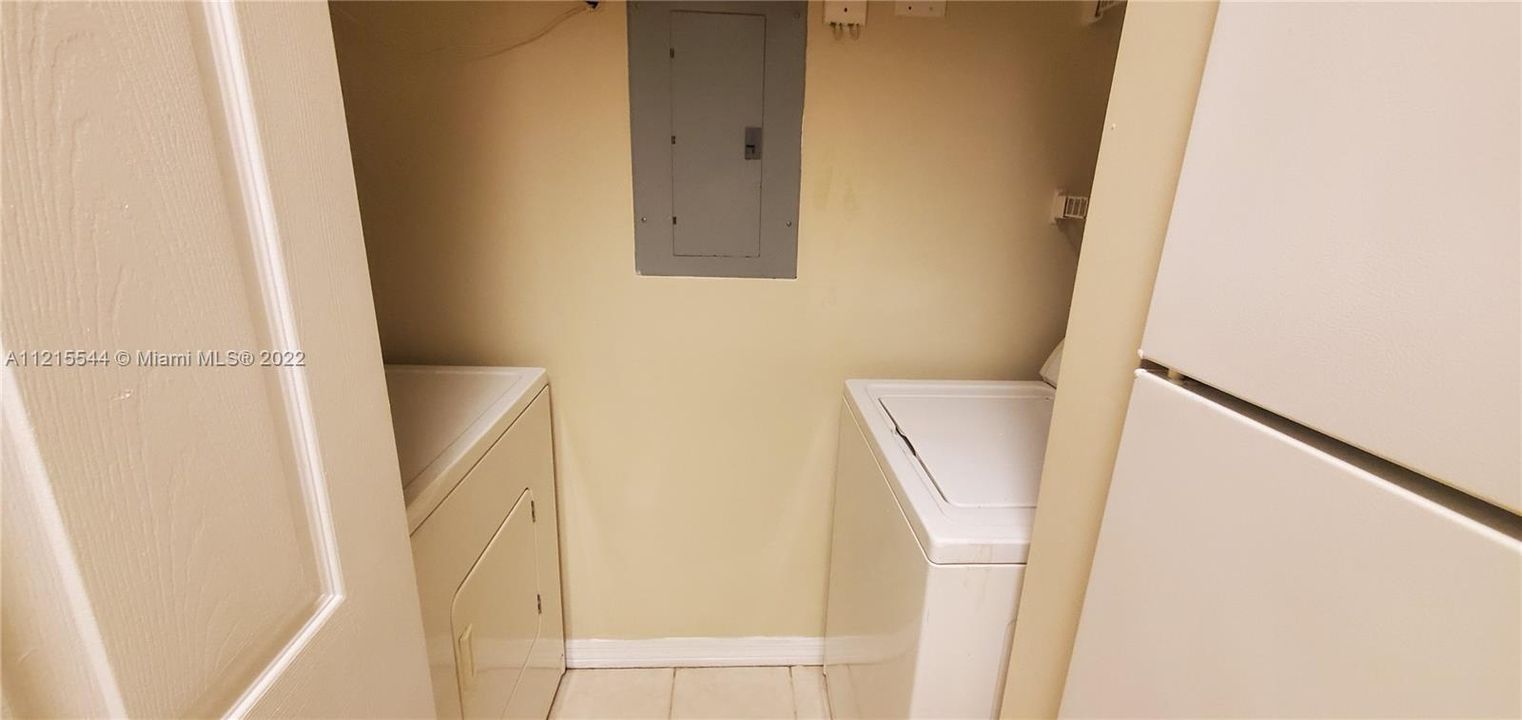 最近租的: $1,800 (2 贝兹, 2 浴室, 1051 平方英尺)