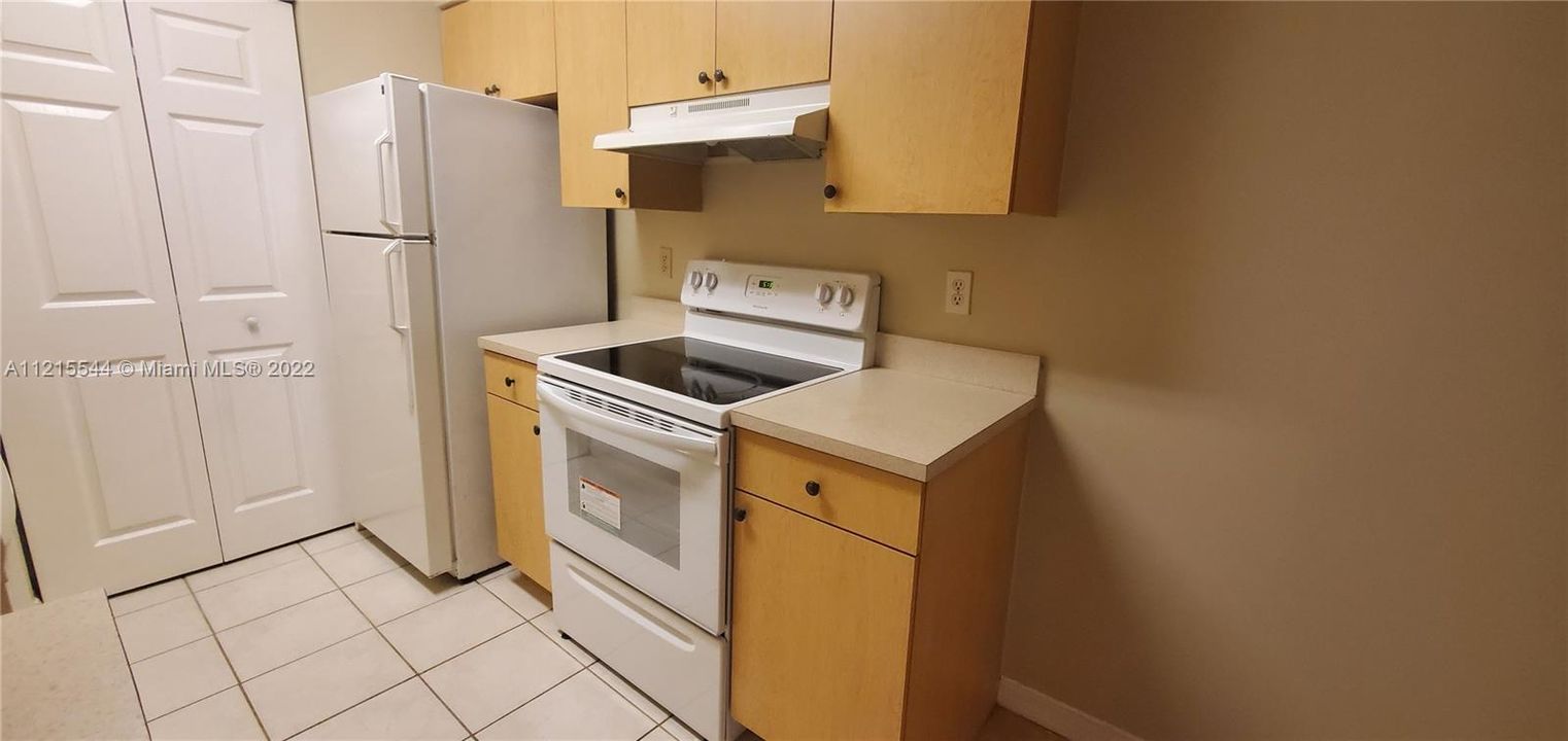 最近租的: $1,800 (2 贝兹, 2 浴室, 1051 平方英尺)