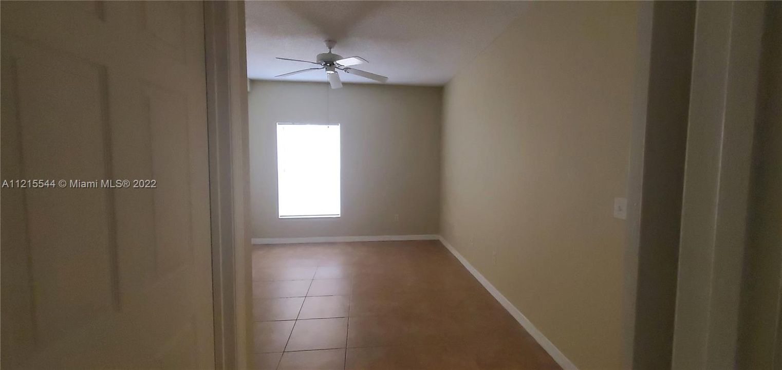 最近租的: $1,800 (2 贝兹, 2 浴室, 1051 平方英尺)