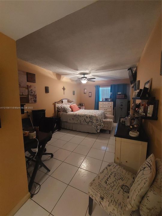 Recently Sold: $165,000 (1 beds, 1 baths, 700 Square Feet)