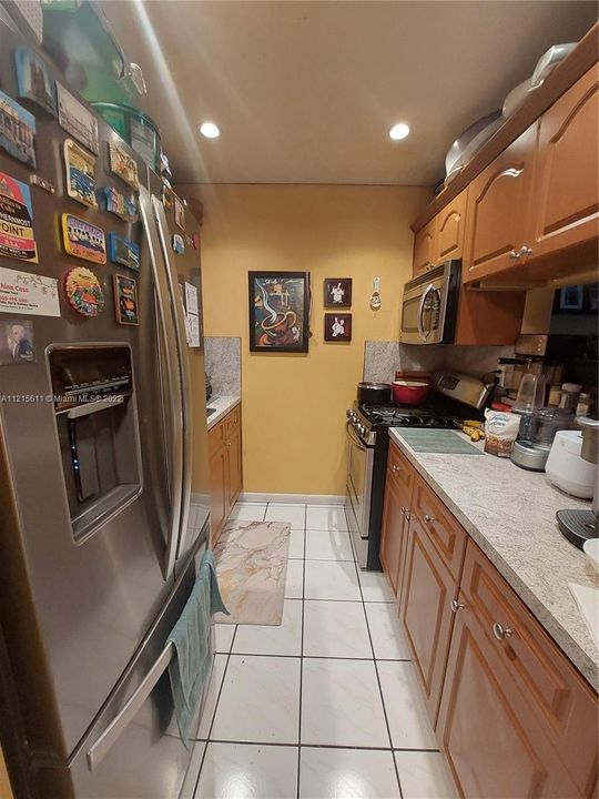 Recently Sold: $165,000 (1 beds, 1 baths, 700 Square Feet)