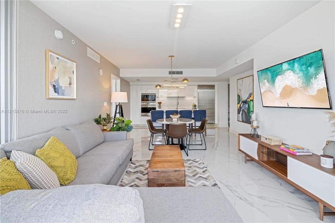 Recently Sold: $859,000 (2 beds, 2 baths, 1019 Square Feet)