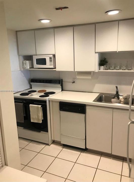 Recently Sold: $420,000 (1 beds, 1 baths, 730 Square Feet)