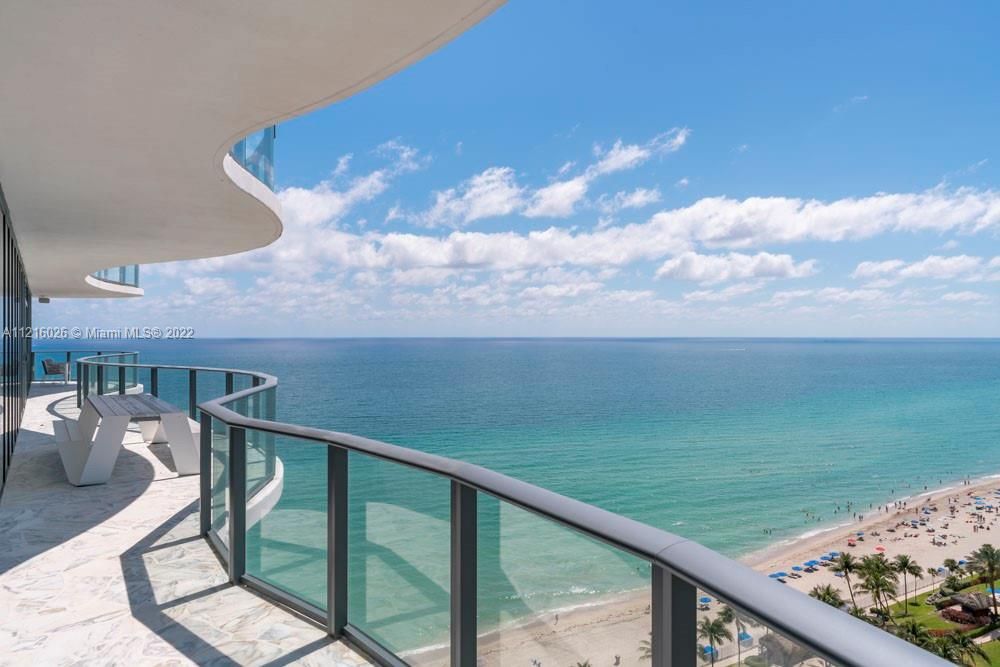 Recently Sold: $10,900,000 (4 beds, 5 baths, 4992 Square Feet)