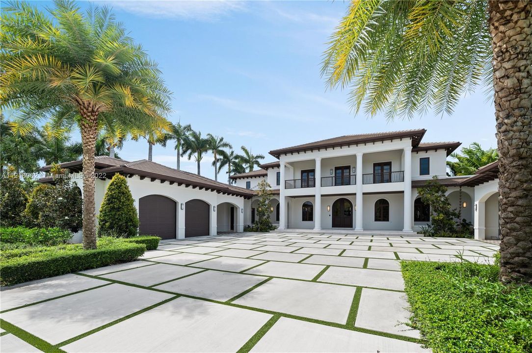 Recently Sold: $7,000,000 (8 beds, 8 baths, 8628 Square Feet)