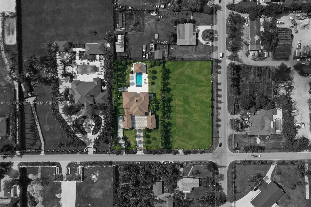 Recently Sold: $7,000,000 (8 beds, 8 baths, 8628 Square Feet)