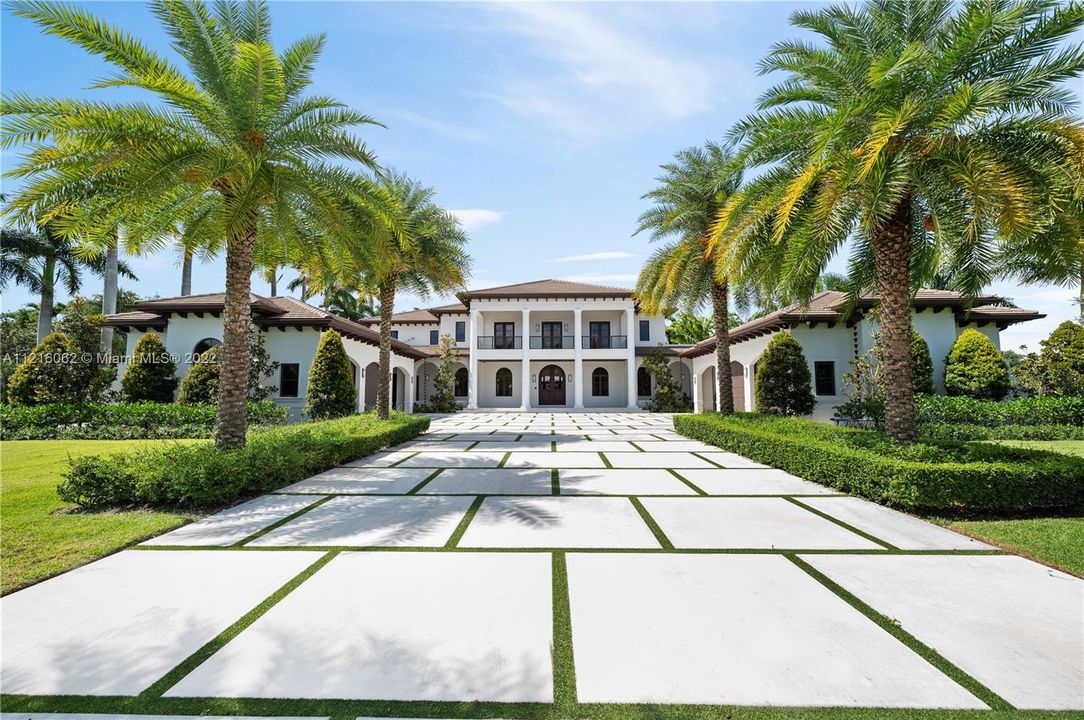 Recently Sold: $7,000,000 (8 beds, 8 baths, 8628 Square Feet)