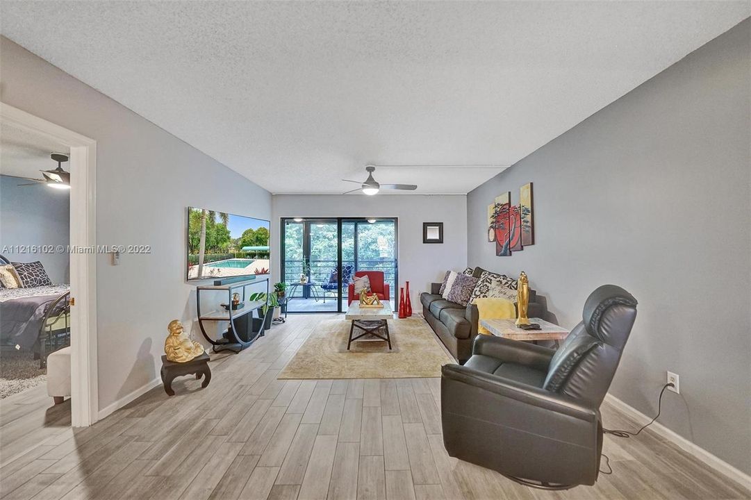 Recently Sold: $217,000 (2 beds, 2 baths, 1160 Square Feet)