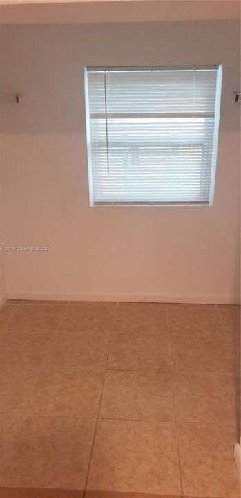 Recently Rented: $1,700 (2 beds, 1 baths, 3256 Square Feet)