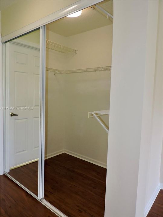 Walk In Closet 1