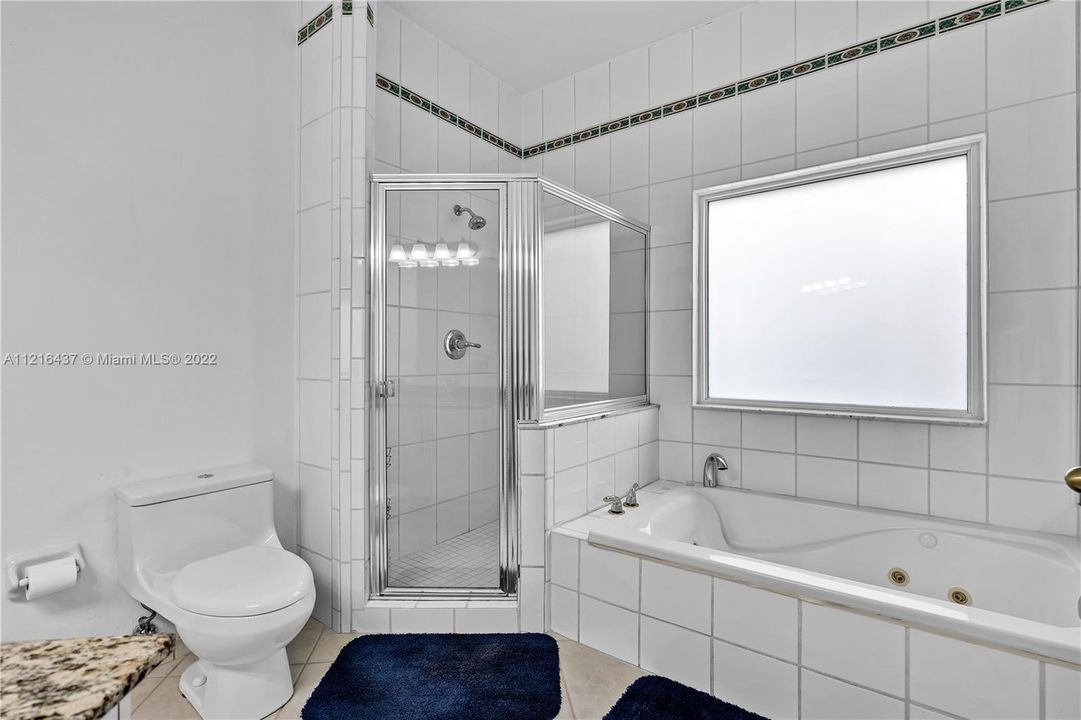 最近售出: $725,000 (4 贝兹, 3 浴室, 2134 平方英尺)