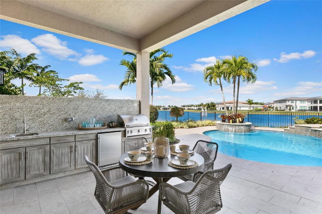 Recently Sold: $3,200,000 (4 beds, 3 baths, 3206 Square Feet)