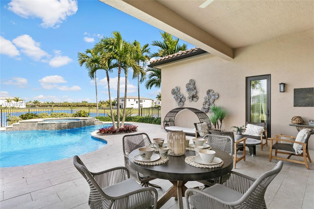 Recently Sold: $3,200,000 (4 beds, 3 baths, 3206 Square Feet)