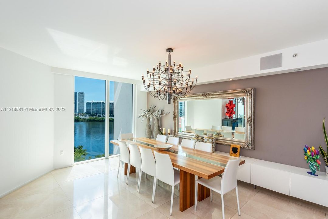 Recently Sold: $1,875,000 (4 beds, 4 baths, 3464 Square Feet)