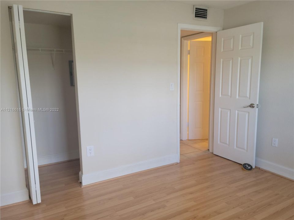 Recently Rented: $1,800 (1 beds, 1 baths, 1173 Square Feet)