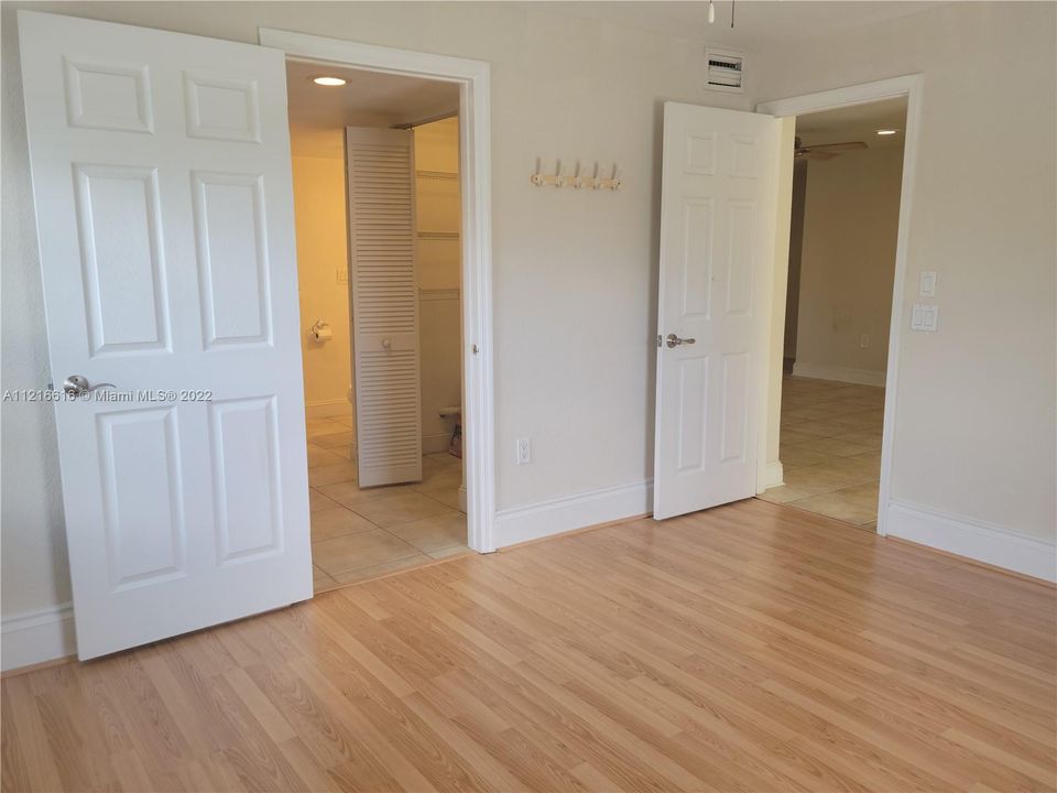 Recently Rented: $1,800 (1 beds, 1 baths, 1173 Square Feet)