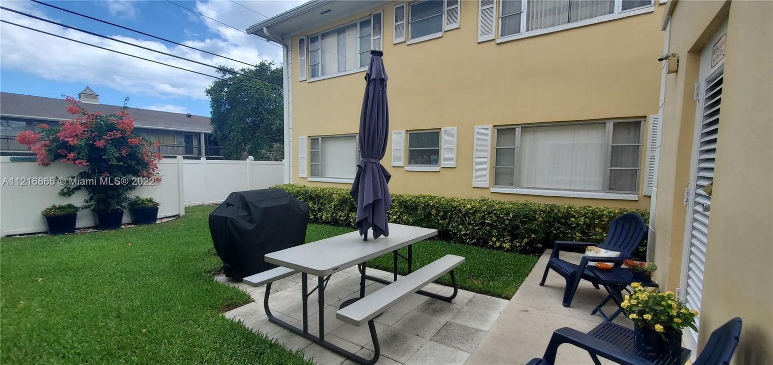 Recently Sold: $240,000 (2 beds, 1 baths, 1000 Square Feet)