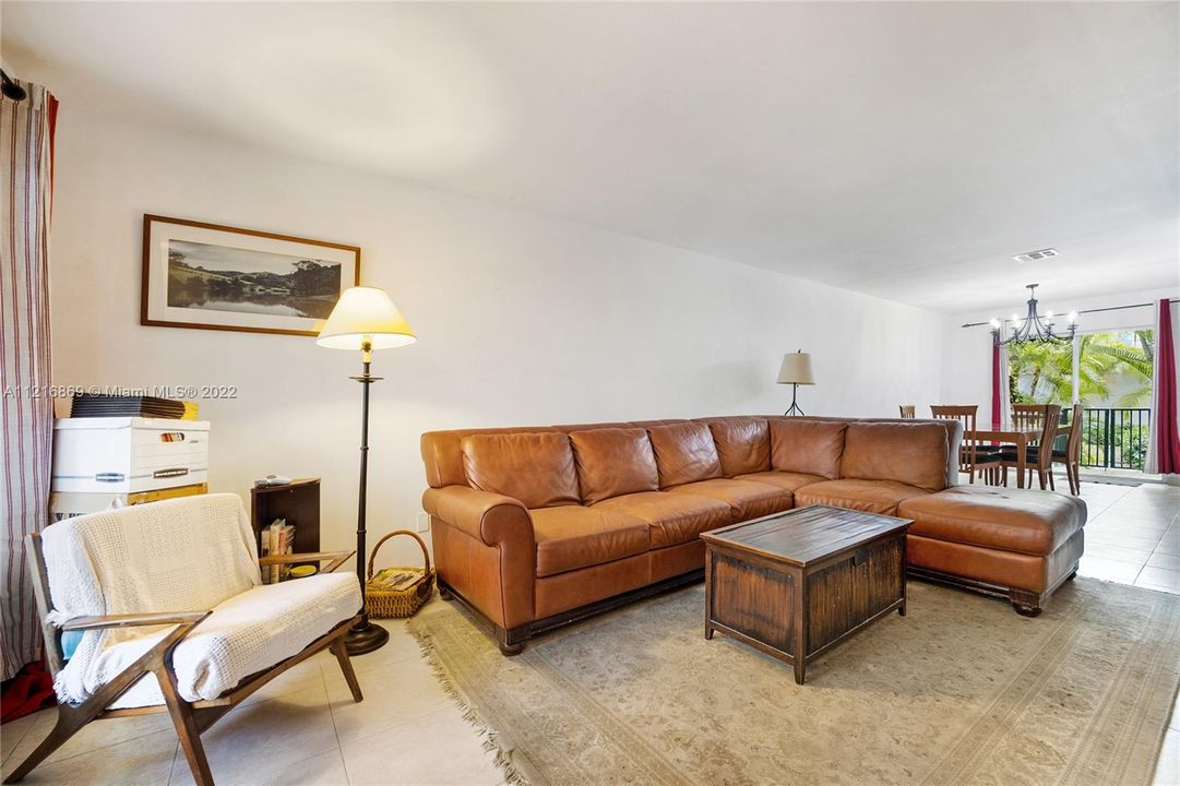 Recently Sold: $1,000,000 (2 beds, 2 baths, 1340 Square Feet)