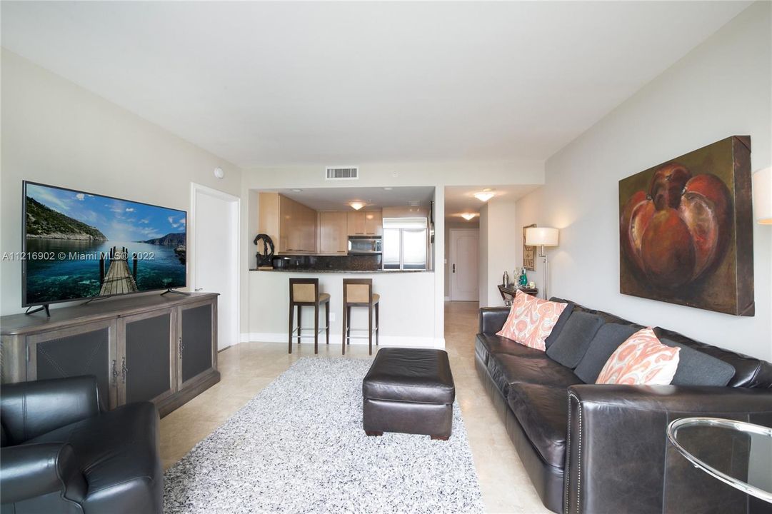 Recently Sold: $699,000 (1 beds, 1 baths, 936 Square Feet)