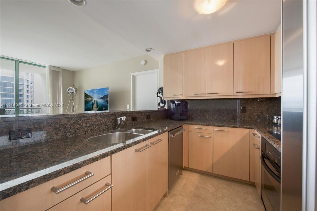 Recently Sold: $699,000 (1 beds, 1 baths, 936 Square Feet)