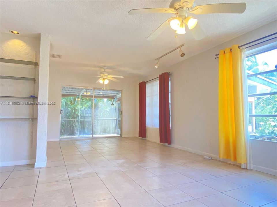 Recently Rented: $2,700 (2 beds, 2 baths, 1276 Square Feet)