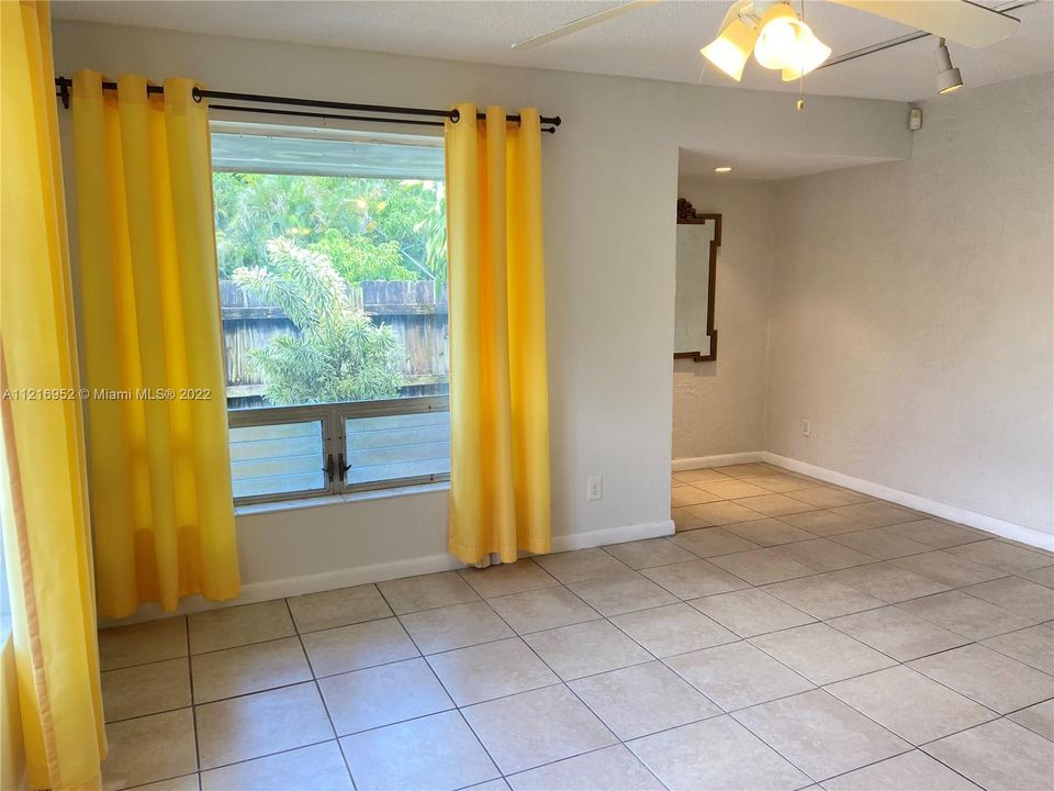 Recently Rented: $2,700 (2 beds, 2 baths, 1276 Square Feet)