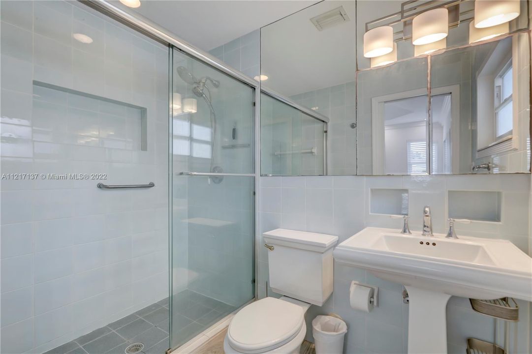 最近租的: $6,500 (3 贝兹, 2 浴室, 1446 平方英尺)