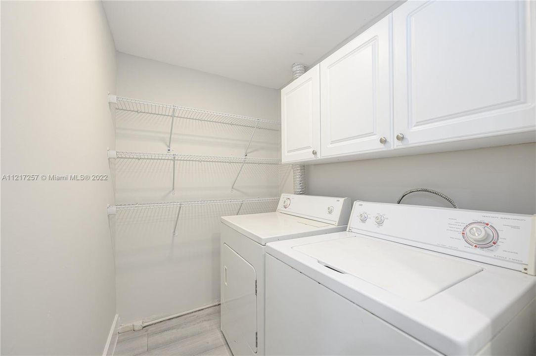 Recently Rented: $2,300 (2 beds, 2 baths, 790 Square Feet)