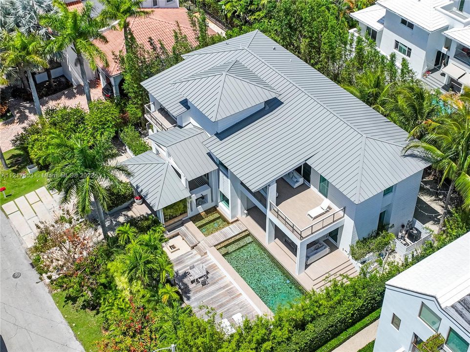 Recently Sold: $7,490,000 (4 beds, 4 baths, 4410 Square Feet)