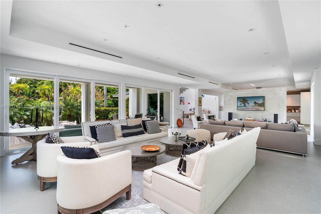Recently Sold: $7,490,000 (4 beds, 4 baths, 4410 Square Feet)
