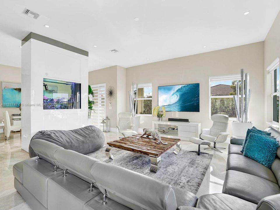 Recently Sold: $2,800,000 (5 beds, 5 baths, 3697 Square Feet)