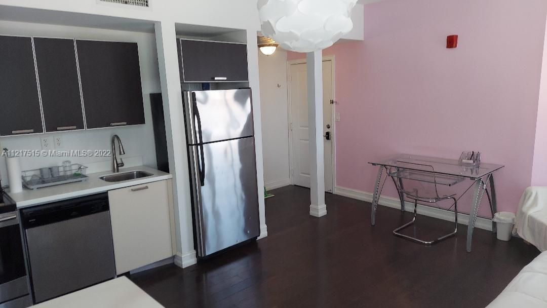 Recently Rented: $2,000 (0 beds, 1 baths, 380 Square Feet)