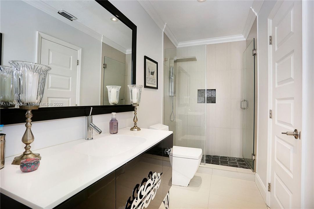 Недавно арендовано: $6,500 (4 спален, 2 ванн, 2347 Квадратных фут)