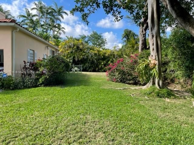 Recently Sold: $987,650 (3 beds, 2 baths, 1212 Square Feet)
