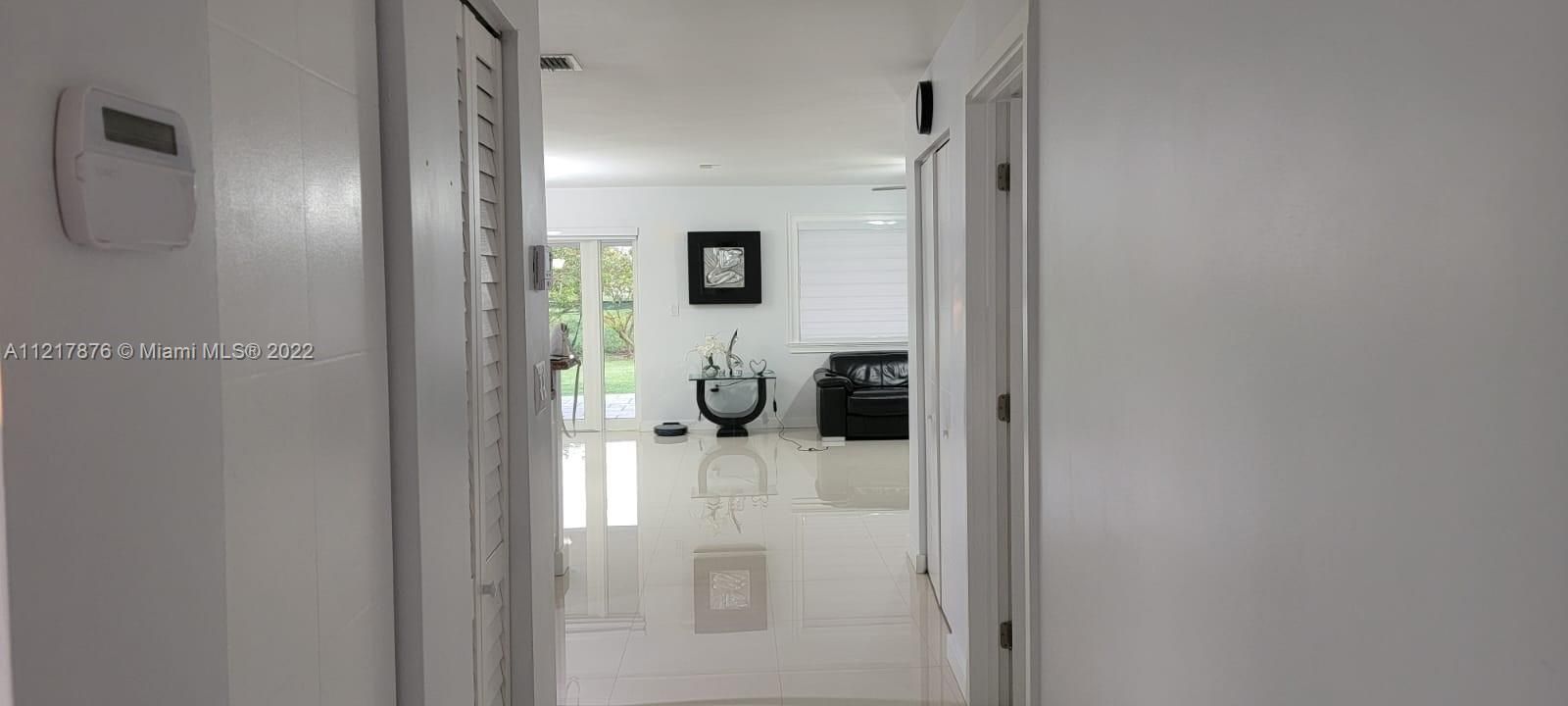 Recently Rented: $4,500 (3 beds, 2 baths, 1634 Square Feet)