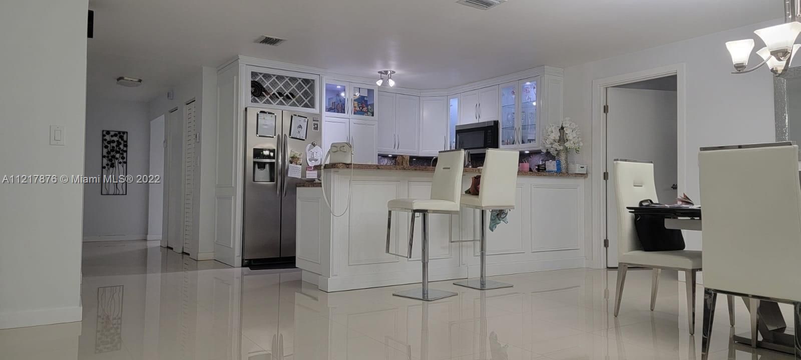 Recently Rented: $4,500 (3 beds, 2 baths, 1634 Square Feet)