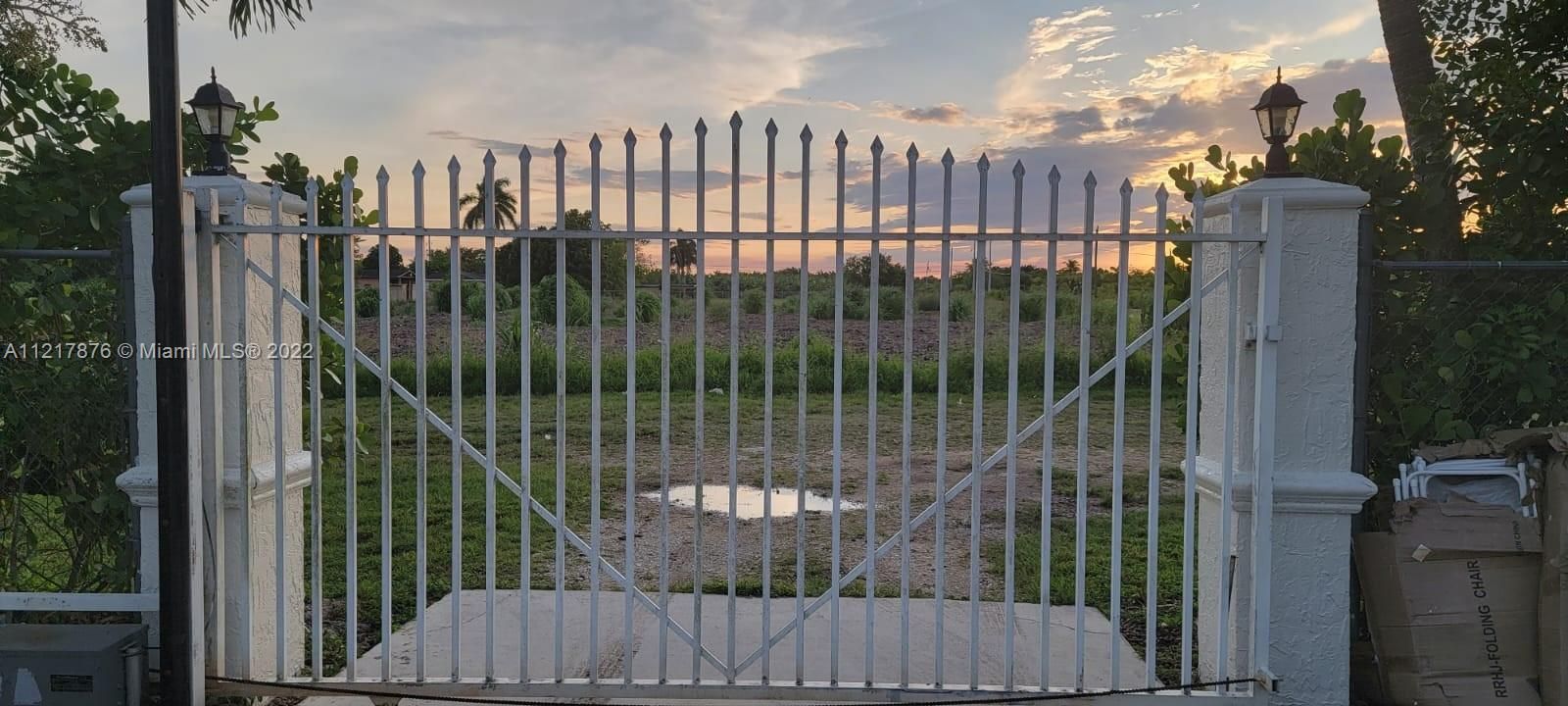 Recently Rented: $4,500 (3 beds, 2 baths, 1634 Square Feet)