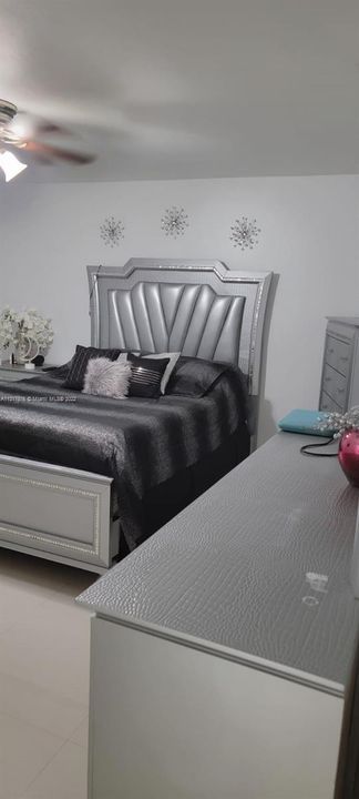 Recently Rented: $4,500 (3 beds, 2 baths, 1634 Square Feet)