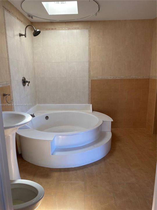 Недавно арендовано: $2,700 (2 спален, 2 ванн, 1330 Квадратных фут)