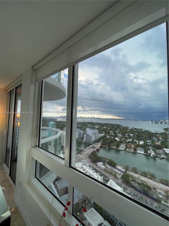 Recently Sold: $1,400,000 (2 beds, 2 baths, 1322 Square Feet)
