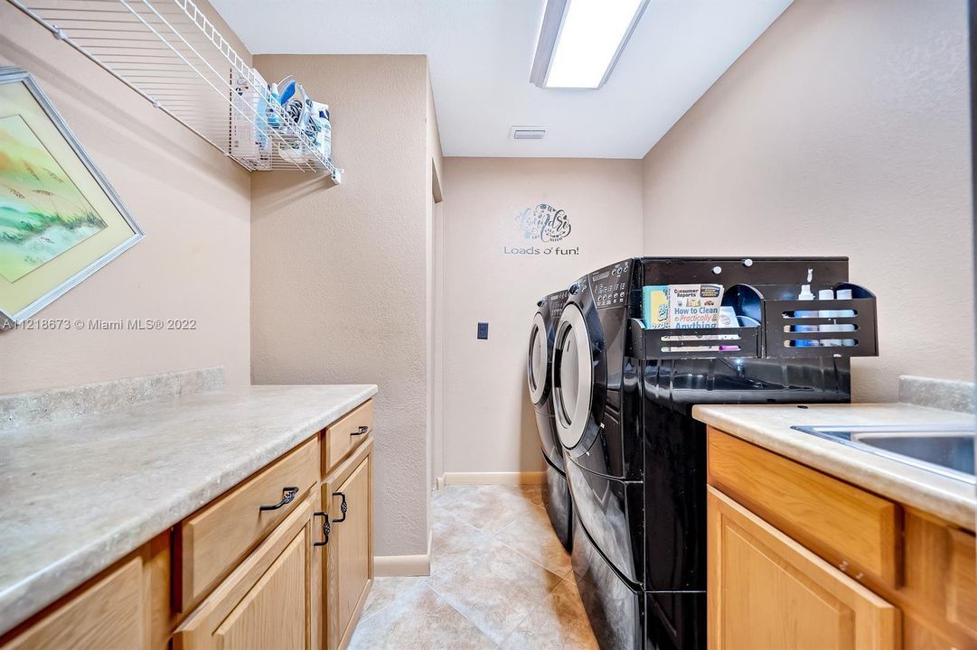 Recently Rented: $4,100 (4 beds, 3 baths, 2740 Square Feet)